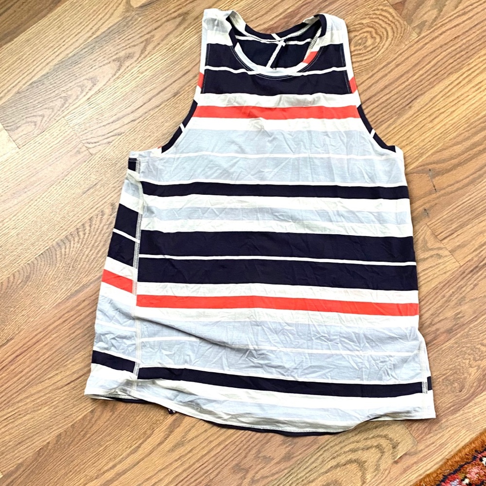 Lululemon - tie back tank